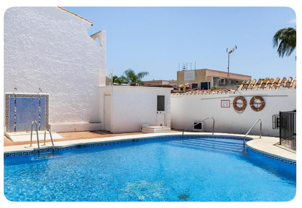 La Casa En La Carihuela Playa A 4 Minutos A Pie Villa Torremolinos Luaran gambar