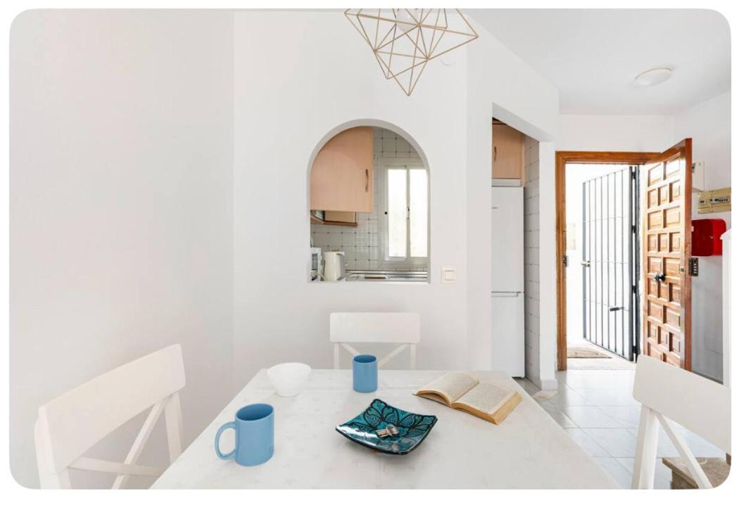 La Casa En La Carihuela Playa A 4 Minutos A Pie Villa Torremolinos Luaran gambar
